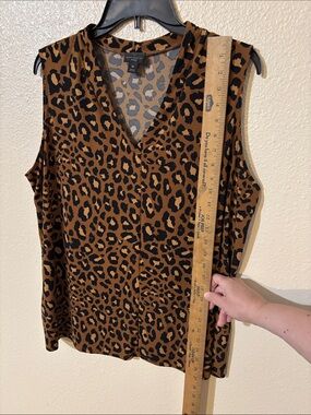 Worthington Brown and Black Leopard Print V-Neck Sleeveless Top Size 1X